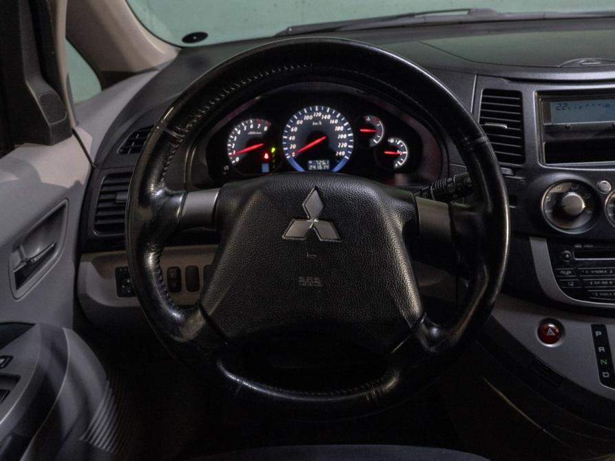 Mitsubishi Grandis I Тюмень  - изображение 21