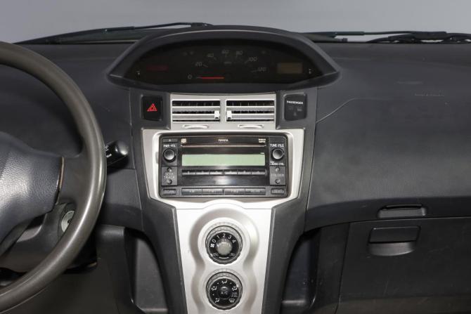 Toyota Yaris II с пробегом 2008 года, цена 599 000 рублей, 129807 км, хэтчбек, Автокод Объявления