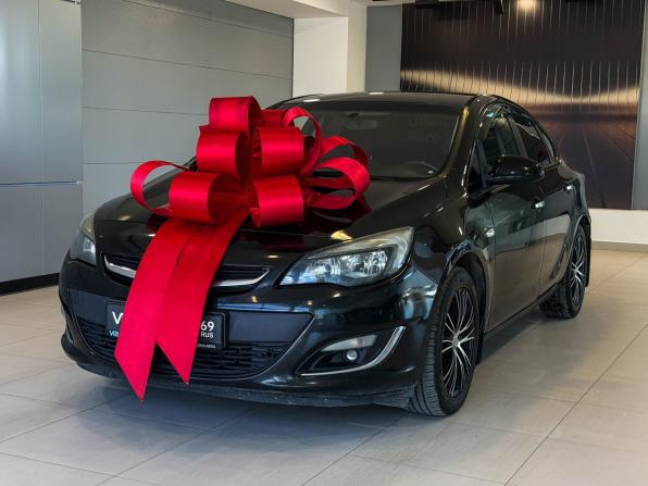 Opel Astra J Рестайлинг с пробегом 2012 года, цена 715 000 рублей, 195582 км, седан, Автокод Объявления