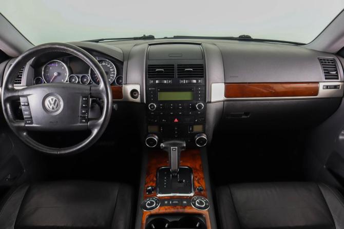 Volkswagen Touareg I Рестайлинг с пробегом 2010 года, цена 1 379 000 рублей, 255300 км, внедорожник, Автокод Объявления