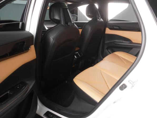 Changan UNI-V I с пробегом 2023 года, цена 2 099 000 рублей, 56159 км, лифтбек, Автокод Объявления