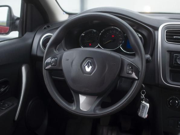 Renault Sandero II с пробегом 2018 года, цена 1 000 000 рублей, 93172 км, хэтчбек, Автокод Объявления