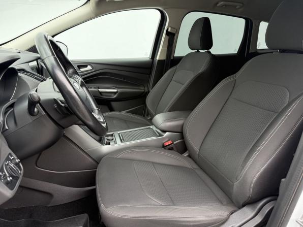 Ford Kuga II Рестайлинг с пробегом 2017 года, цена 1 600 000 рублей, 153454 км, внедорожник, Автокод Объявления