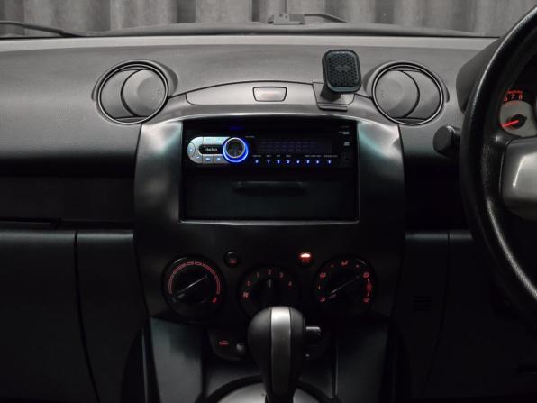 Mazda Demio III (DE) с пробегом 2010 года, цена 680 000 рублей, 120000 км, хэтчбек, Автокод Объявления