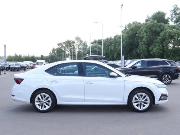Skoda Octavia IV (A8) с пробегом 2020 года, цена 2 240 000 рублей, 120000 км, лифтбек, Автокод Объявления