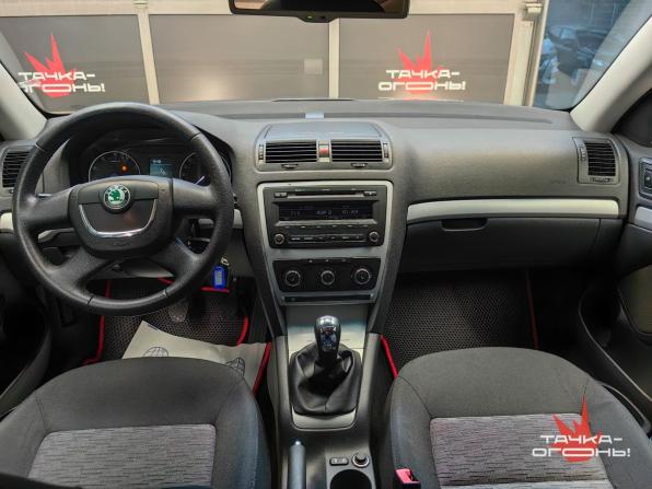 Skoda Octavia II (A5) Рестайлинг с пробегом 2012 года, цена 798 000 рублей, 147000 км, лифтбек, Автокод Объявления