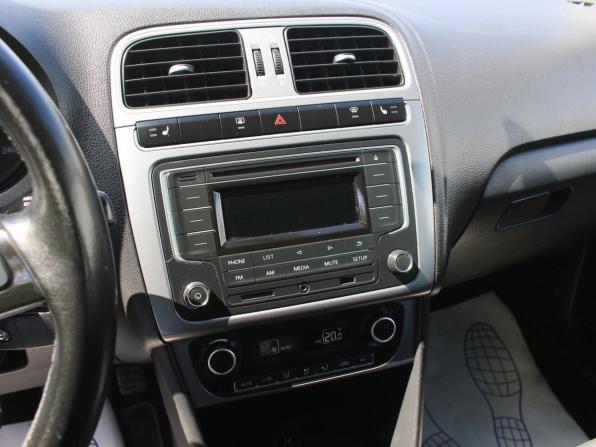 Volkswagen Polo V Рестайлинг с пробегом 2016 года, цена 1 028 000 рублей, 89700 км, седан, Автокод Объявления