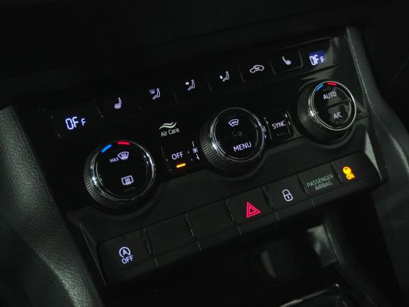 Skoda Karoq I с пробегом 2020 года, цена 2 027 000 рублей, 136812 км, внедорожник, Автокод Объявления