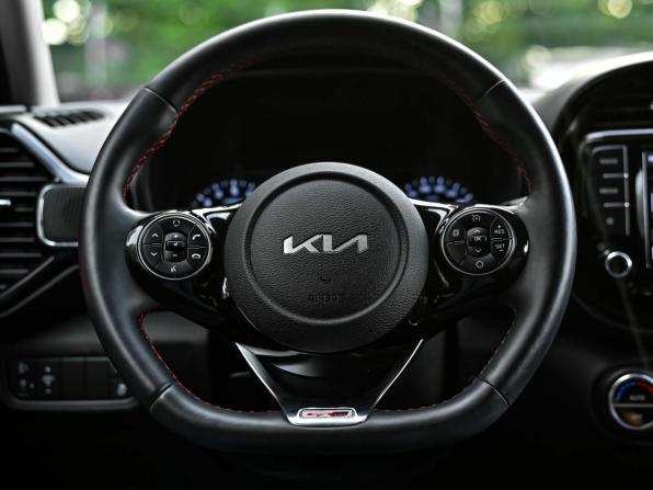 Kia Soul III с пробегом 2022 года, цена 2 300 000 рублей, 15572 км, хэтчбек, Автокод Объявления