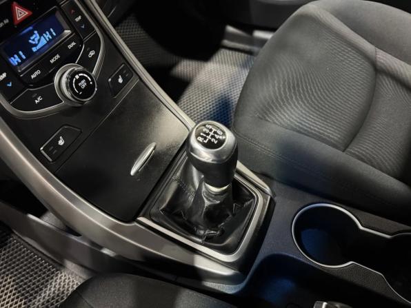 Hyundai Elantra V (MD) Рестайлинг с пробегом 2014 года, цена 1 045 000 рублей, 181577 км, седан, Автокод Объявления