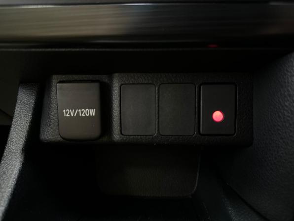 Toyota Auris II с пробегом 2013 года, цена 890 000 рублей, 223332 км, хэтчбек, Автокод Объявления
