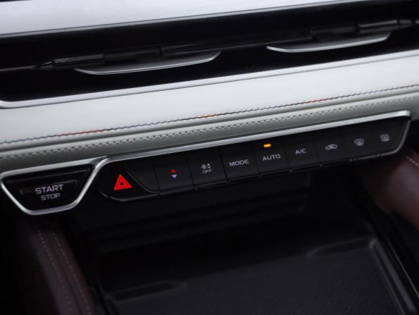 Geely Monjaro I с пробегом 2022 года, цена 3 099 000 рублей, 17600 км, внедорожник, Автокод Объявления