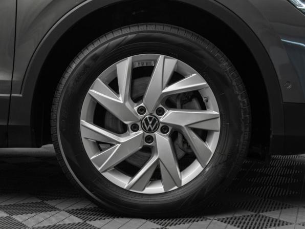 Volkswagen Tiguan II Рестайлинг с пробегом 2021 года, цена 3 880 000 рублей, 34364 км, внедорожник, Автокод Объявления