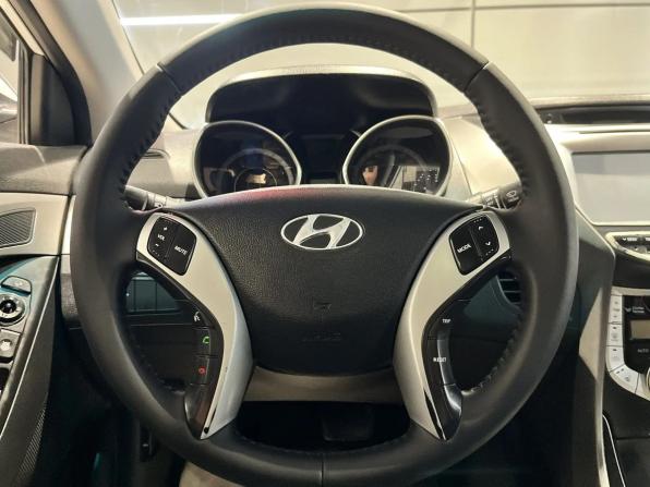 Hyundai Avante V с пробегом 2011 года, цена 1 050 000 рублей, 156702 км, седан, Автокод Объявления