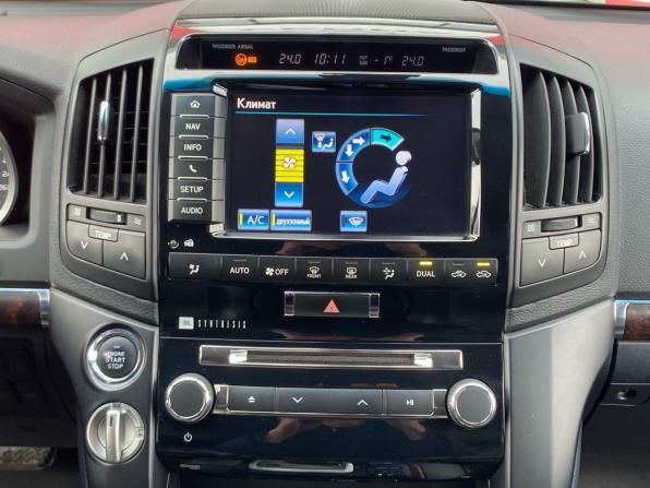 Toyota Land Cruiser 200 Series Рестайлинг 1 с пробегом 2013 года, цена 3 250 000 рублей, 358329 км, внедорожник, Автокод Объявления