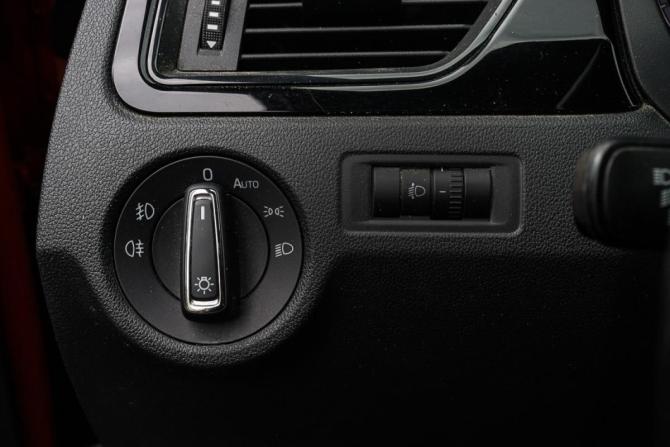 Skoda Rapid I Рестайлинг с пробегом 2017 года, цена 1 280 000 рублей, 87507 км, лифтбек, Автокод Объявления