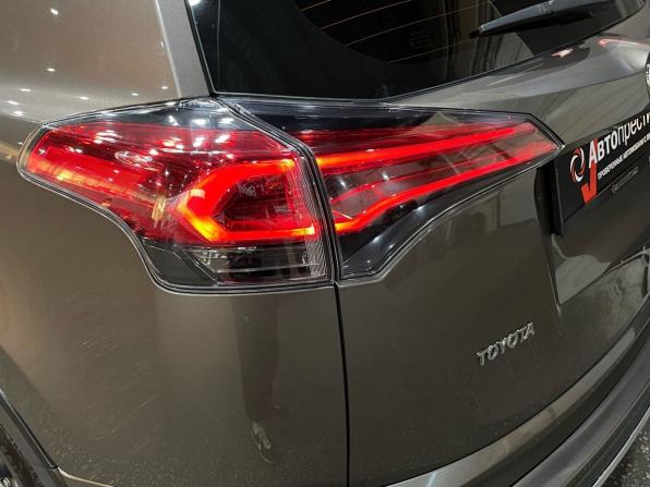 Toyota RAV4 IV (XA40) Рестайлинг с пробегом 2017 года, цена 1 880 000 рублей, 228343 км, внедорожник, Автокод Объявления
