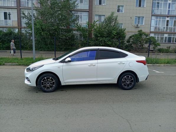 Hyundai Solaris II с пробегом 2018 года, цена 1 270 000 рублей, 122000 км, седан, Автокод Объявления