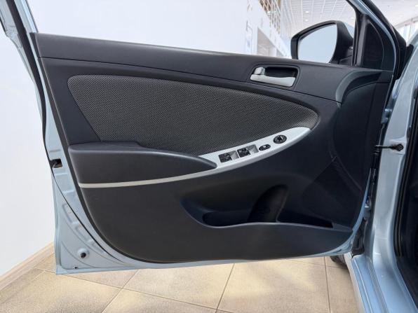 Hyundai Solaris I с пробегом 2012 года, цена 850 000 рублей, 205000 км, седан, Автокод Объявления