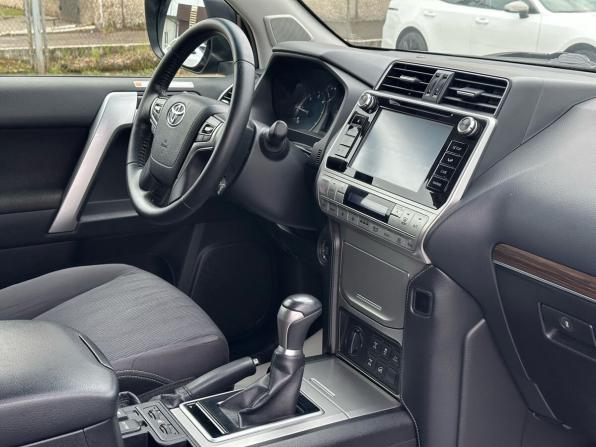 Toyota Land Cruiser Prado 150 Series Рестайлинг 2 с пробегом 2019 года, цена 5 449 000 рублей, 124827 км, внедорожник, Автокод Объявления