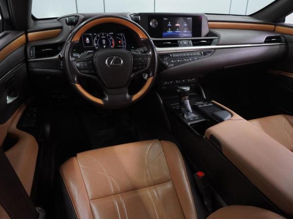 Lexus ES VII с пробегом 2018 года, цена 3 922 000 рублей, 103867 км, седан, Автокод Объявления