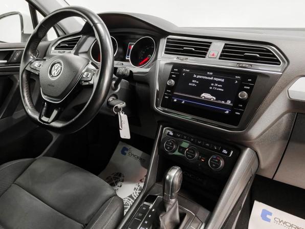 Volkswagen Tiguan II с пробегом 2018 года, цена 2 423 000 рублей, 101977 км, внедорожник, Автокод Объявления
