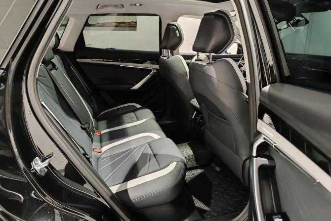 Новый Geely Atlas II 2026 года, цена 4 224 990 рублей, внедорожник, Автокод Объявления