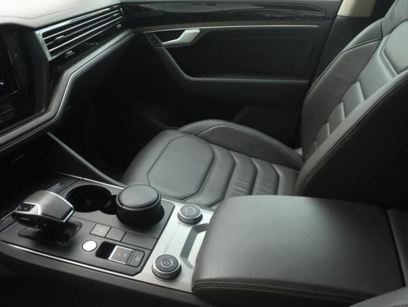 Volkswagen Touareg III с пробегом 2018 года, цена 4 781 000 рублей, 117000 км, внедорожник, Автокод Объявления