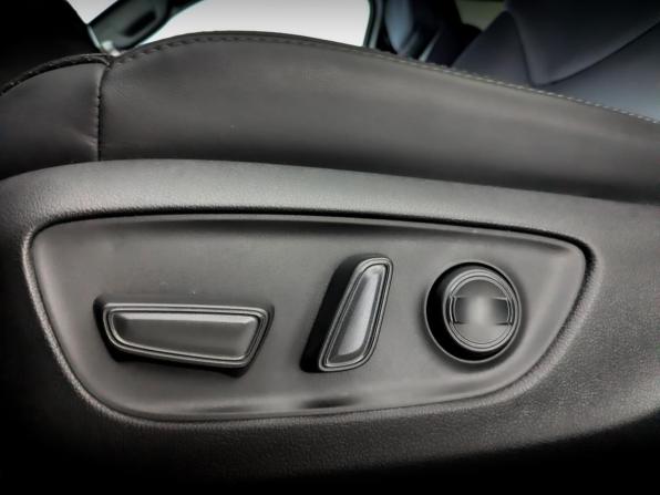 Toyota Land Cruiser 300 Series с пробегом 2023 года, цена 9 300 000 рублей, 63304 км, внедорожник, Автокод Объявления