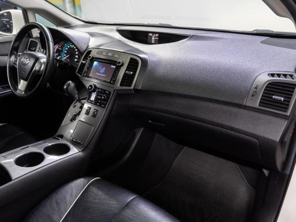 Toyota Venza I Рестайлинг с пробегом 2013 года, цена 2 299 000 рублей, 203657 км, внедорожник, Автокод Объявления