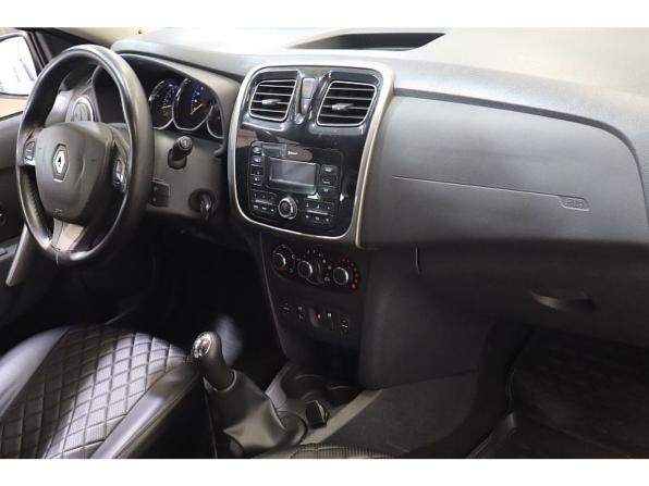 Renault Logan II с пробегом 2018 года, цена 829 000 рублей, 152000 км, седан, Автокод Объявления