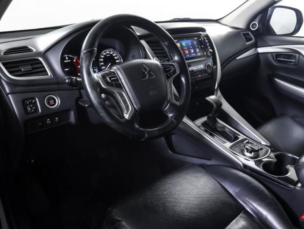 Mitsubishi Pajero Sport III с пробегом 2018 года, цена 2 329 000 рублей, 296284 км, внедорожник, Автокод Объявления