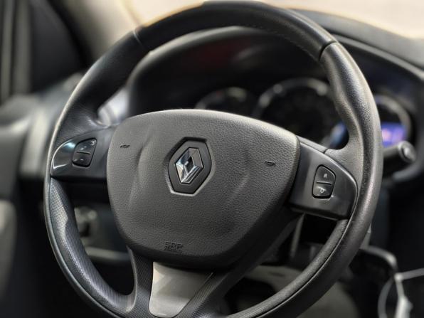 Renault Logan II с пробегом 2017 года, цена 792 800 рублей, 135655 км, седан, Автокод Объявления