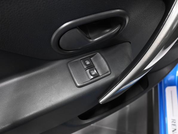Renault Logan II Рестайлинг с пробегом 2020 года, цена 1 195 000 рублей, 30197 км, седан, Автокод Объявления