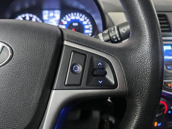 Hyundai Solaris I Рестайлинг с пробегом 2015 года, цена 780 000 рублей, 222361 км, седан, Автокод Объявления