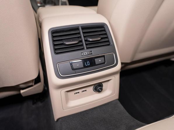 Audi A4 V (B9) Рестайлинг с пробегом 2020 года, цена 3 310 000 рублей, 57079 км, седан, Автокод Объявления