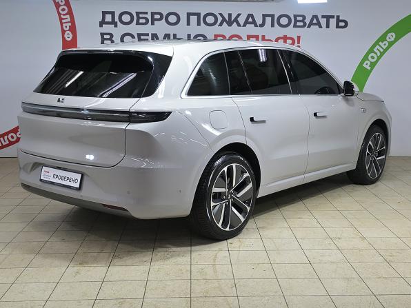 Li Auto (Lixiang) L6 I с пробегом 2024 года, цена 5 740 000 рублей, 52676 км, внедорожник, Автокод Объявления