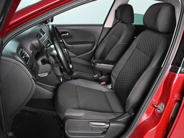 Volkswagen Polo V Рестайлинг с пробегом 2019 года, цена 1 579 000 рублей, 120347 км, седан, Автокод Объявления