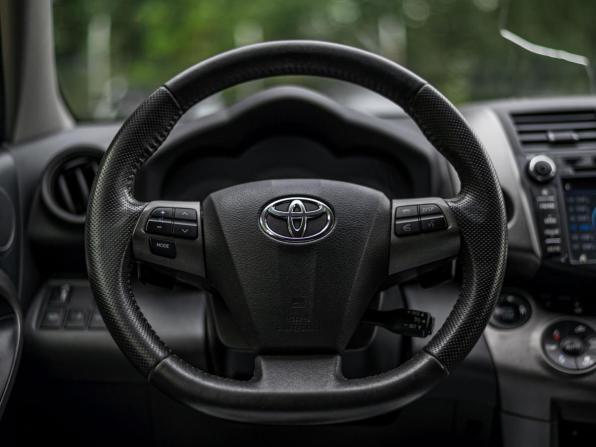 Toyota RAV4 III (XA30) Рестайлинг с пробегом 2012 года, цена 1 199 000 рублей, 212632 км, внедорожник, Автокод Объявления
