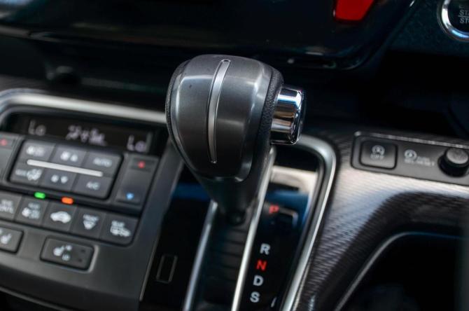 Honda Stepwgn V Рестайлинг с пробегом 2019 года, цена 2 740 000 рублей, 62322 км, минивэн, Автокод Объявления