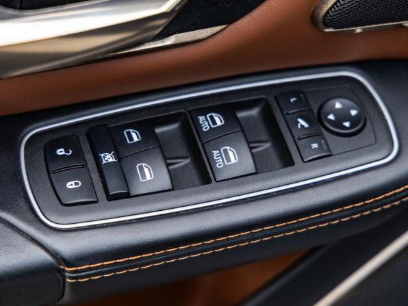 Ram 1500 V с пробегом 2021 года, цена 7 648 000 рублей, 59317 км, offers.body_type.unknown, Автокод Объявления