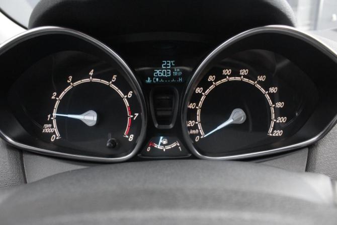 Ford Fiesta Mk6 Рестайлинг с пробегом 2016 года, цена 860 000 рублей, 124594 км, седан, Автокод Объявления