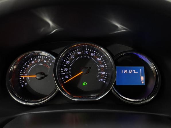 Renault Sandero II с пробегом 2016 года, цена 950 000 рублей, 115200 км, хэтчбек, Автокод Объявления