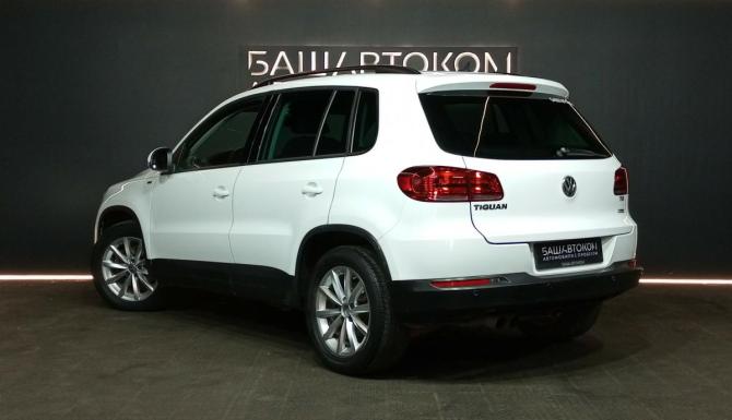 Volkswagen Tiguan I Рестайлинг с пробегом 2015 года, цена 1 270 000 рублей, 199325 км, внедорожник, Автокод Объявления