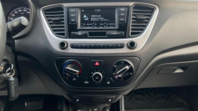 Hyundai Solaris II с пробегом 2018 года, цена 1 210 000 рублей, 175000 км, седан, Автокод Объявления
