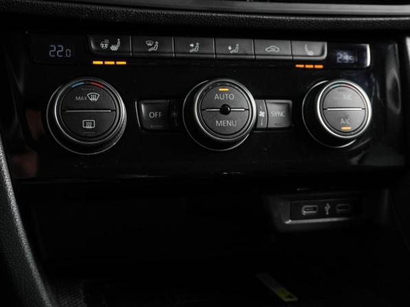 Volkswagen Jetta VII с пробегом 2019 года, цена 1 998 000 рублей, 79907 км, седан, Автокод Объявления