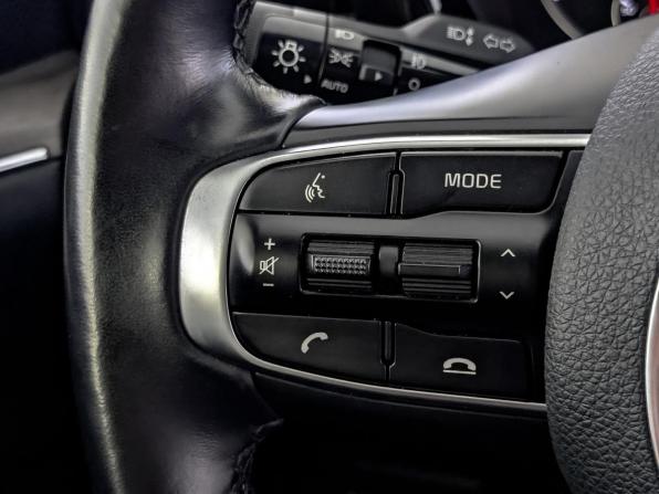 Kia K5 III с пробегом 2021 года, цена 2 740 000 рублей, 52186 км, седан, Автокод Объявления