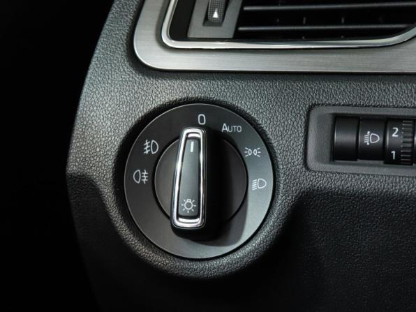 Skoda Rapid I Рестайлинг с пробегом 2018 года, цена 1 399 000 рублей, 107700 км, лифтбек, Автокод Объявления