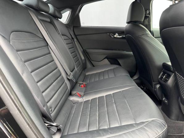 Kia Cerato IV Рестайлинг с пробегом 2022 года, цена 2 670 000 рублей, 26071 км, седан, Автокод Объявления