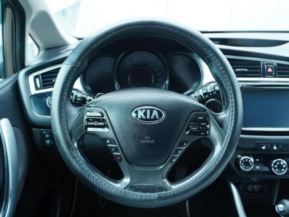 Kia Ceed II Рестайлинг с пробегом 2018 года, цена 879 000 рублей, 260416 км, универсал, Автокод Объявления